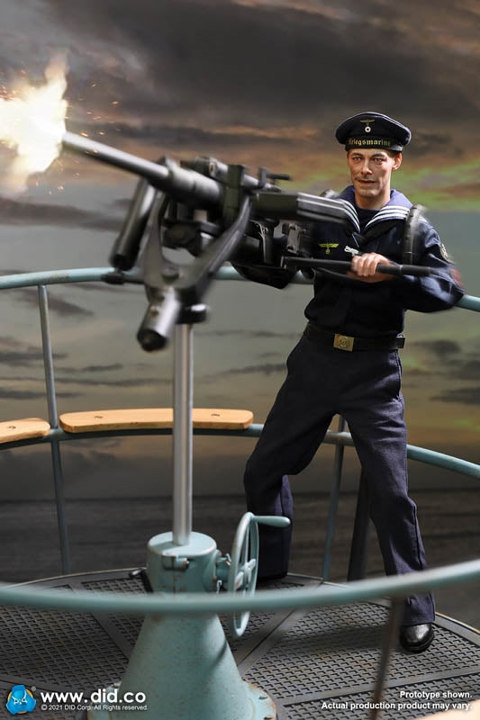Load image into Gallery viewer, WWII - German U-Boat Seaman w/Gun Deck Part D - MINT IN BOX
