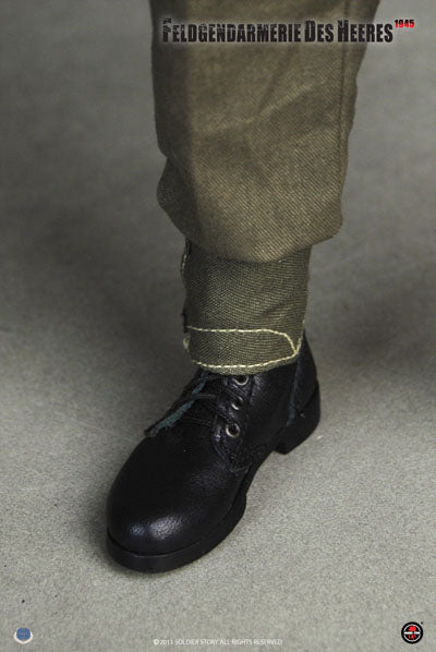 WWII - German - Black Shoes (Foot Type) (MINOR DAMAGE)