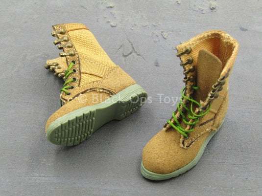 Female Soldier - Tan & Green Boots (Foot Type)