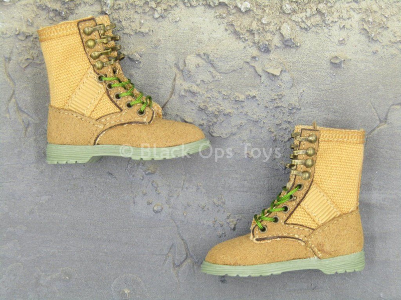 Load image into Gallery viewer, Female Soldier - Tan &amp; Green Boots (Foot Type)
