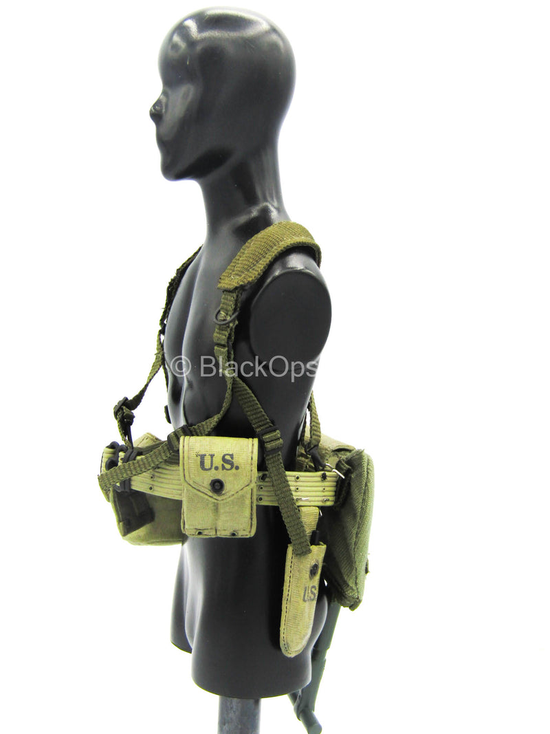Load image into Gallery viewer, WWII - 101st Airborne - Harness w/Equipment Set
