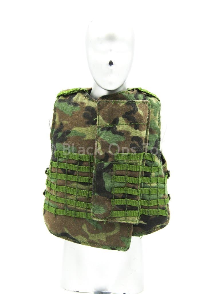 Load image into Gallery viewer, VEST - Woodland Camo Heavy MOLLE Plate Carrier
