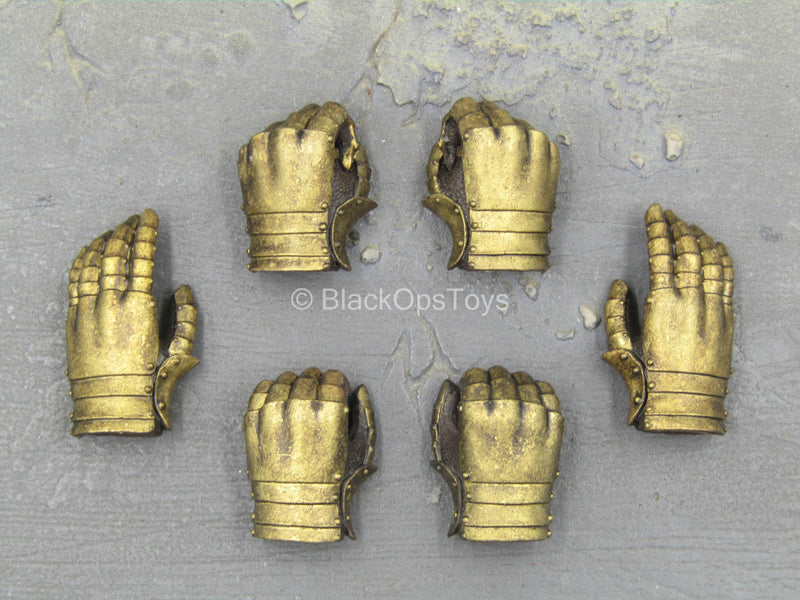 Load image into Gallery viewer, Knight Of Fire - Gold Ver. - Armored Gloved Hand Set
