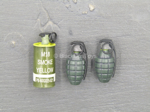 WWII - 101st Airborne - Frag Grenade Set w/Smoke Grenade