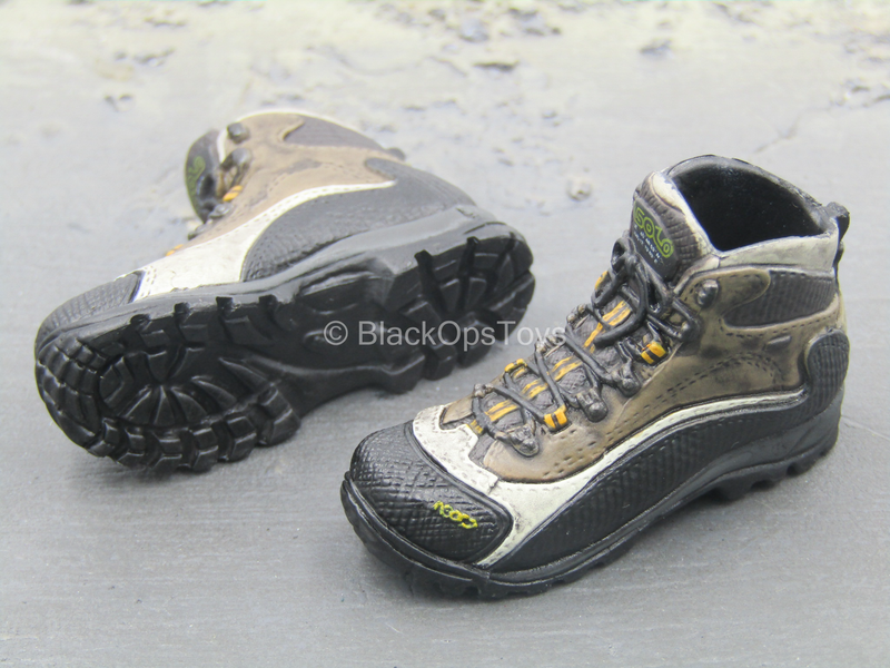 Load image into Gallery viewer, GEN3 Combat Uniform - Black &amp; Brown Combat Boots (Peg Type)
