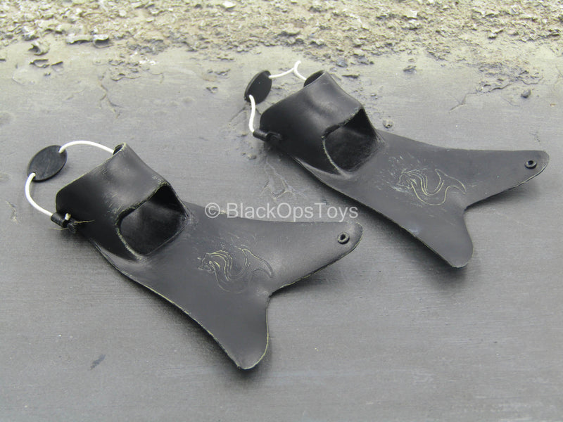 Load image into Gallery viewer, Halo UDT Jumper - Black Diving Fins (Type 2)
