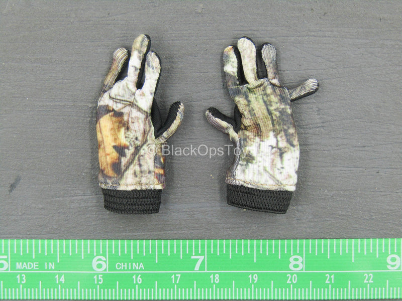 Load image into Gallery viewer, RealTree Full Season Headhunter Camouflage - Gloves
