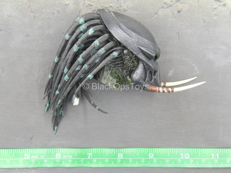 Load image into Gallery viewer, Tracker Predator - Male Yautja Head Sculpt w/Facemask

