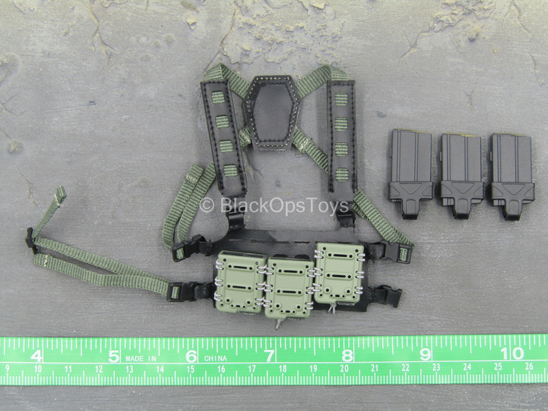 Load image into Gallery viewer, Doom&#39;s Day Kit - Light Green Chest Rig w/7.62 Fast Mag Holsters
