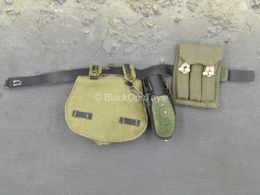 WWII - German Radio Operator - Black Belt w/Pouch Set