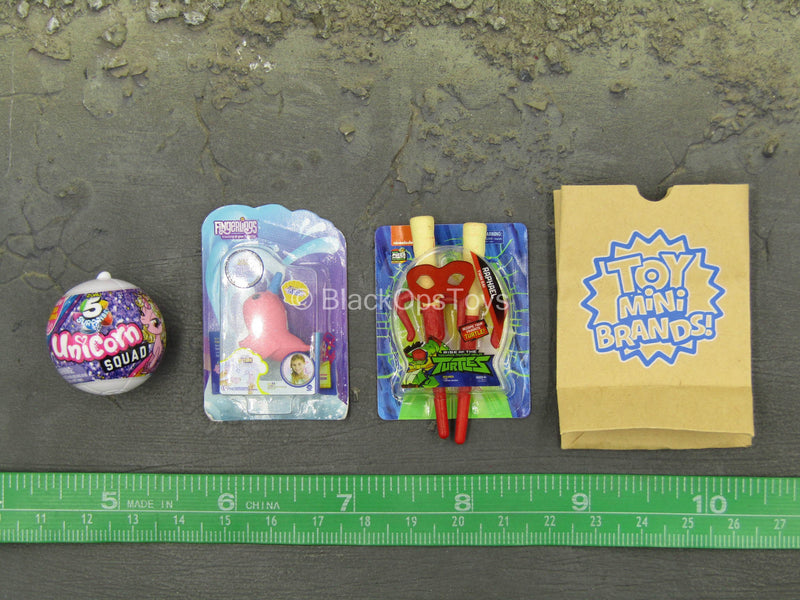 Load image into Gallery viewer, Toy Set w/Bag
