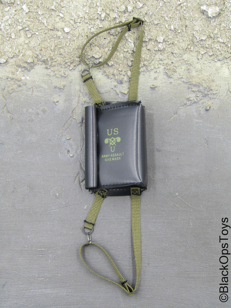 Load image into Gallery viewer, Rare WWII - US 5th Ranger Battalion - Black Gas Mask Pouch
