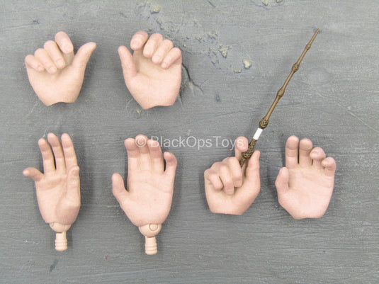 Fantastic Beasts - Gellert - Male Wand Hand Set (x6)