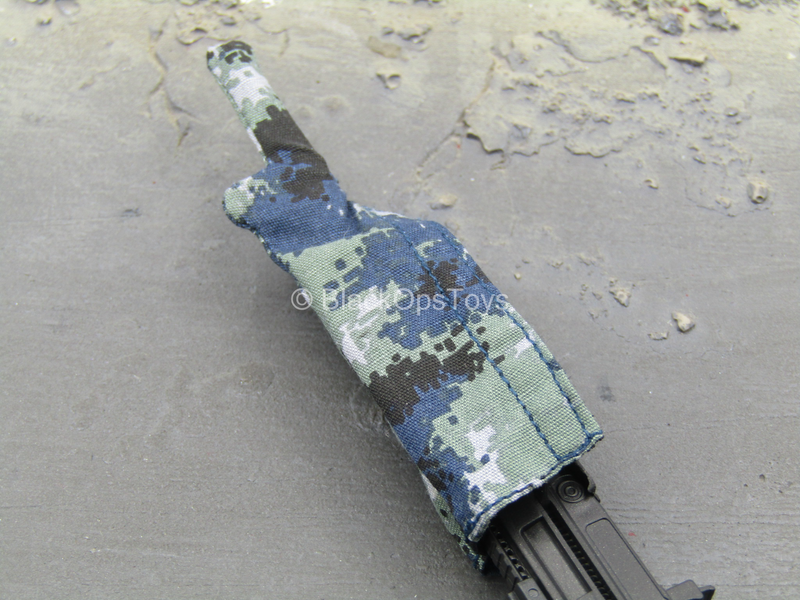 Load image into Gallery viewer, PLA Airborne Trooper - QBZ-03 Assault Rifle w/Barrel Cover
