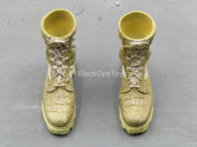 Load image into Gallery viewer, UNIFORM - Tan Combat Boots (Peg Type) Type 1
