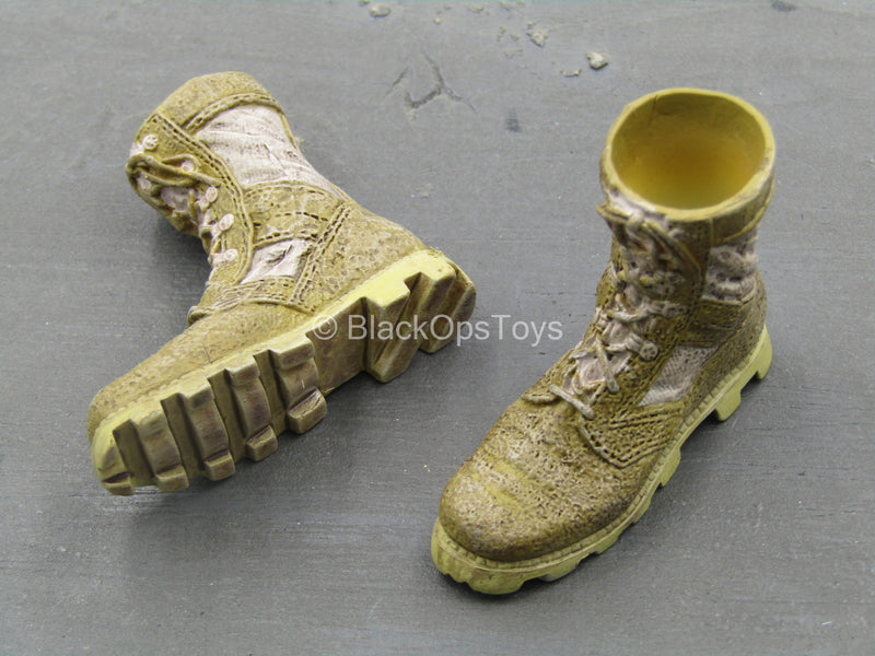 Load image into Gallery viewer, UNIFORM - Tan Combat Boots (Peg Type) Type 1
