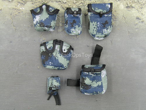 PLA Airborne Trooper - AF Type 07 Pixelated Pouch Set