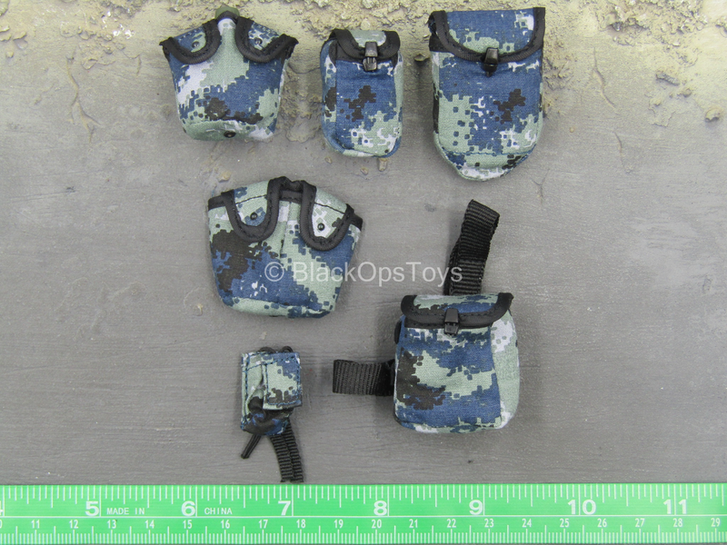Load image into Gallery viewer, PLA Airborne Trooper - AF Type 07 Pixelated Pouch Set
