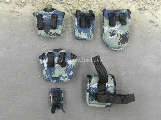 PLA Airborne Trooper - AF Type 07 Pixelated Pouch Set