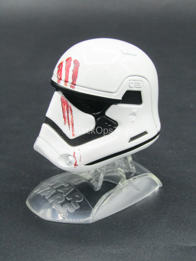Load image into Gallery viewer, Star Wars - Metal &quot;Finn&quot; Helmet On Stand

