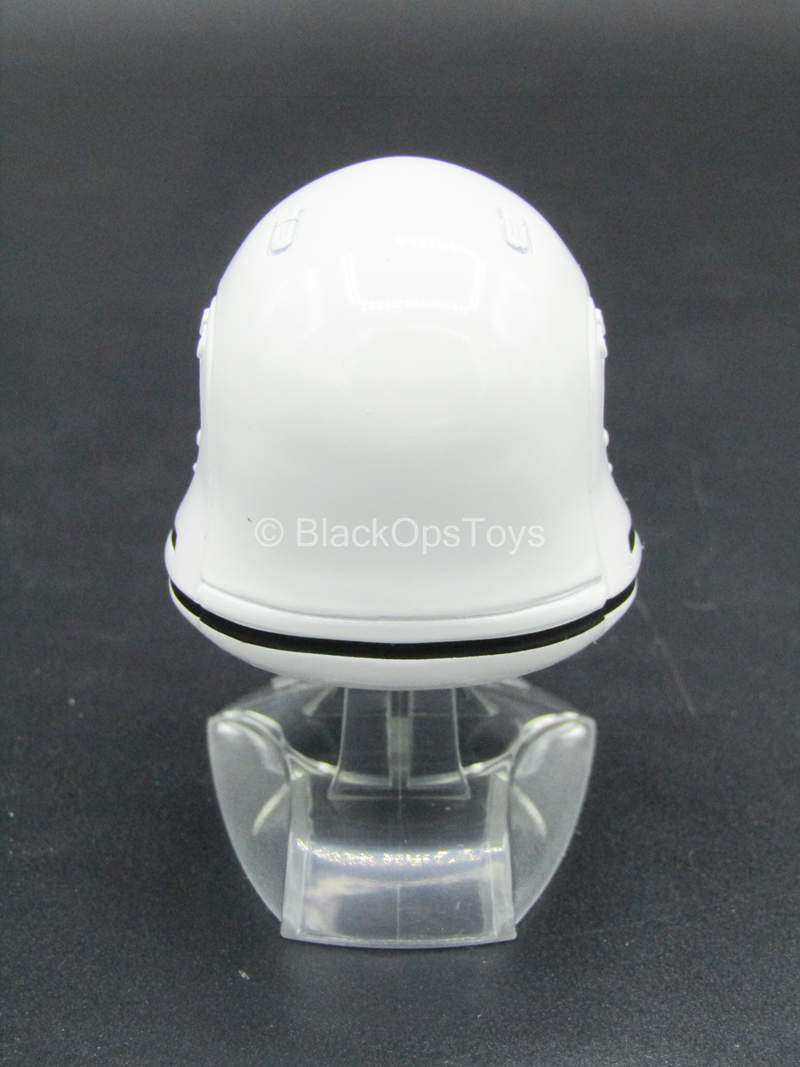 Load image into Gallery viewer, Star Wars - Metal &quot;Finn&quot; Helmet On Stand
