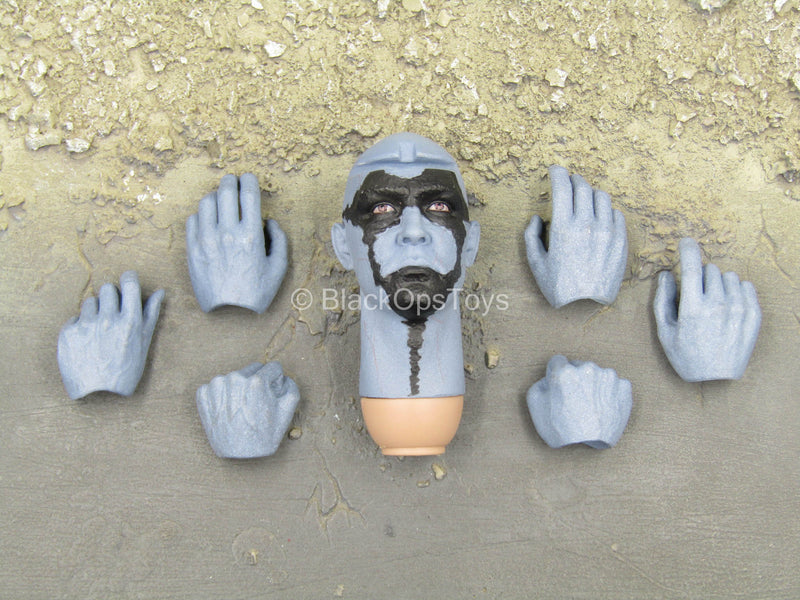 Load image into Gallery viewer, Galaxy Warlord - Blue Alien Head Sculpt w/Hands
