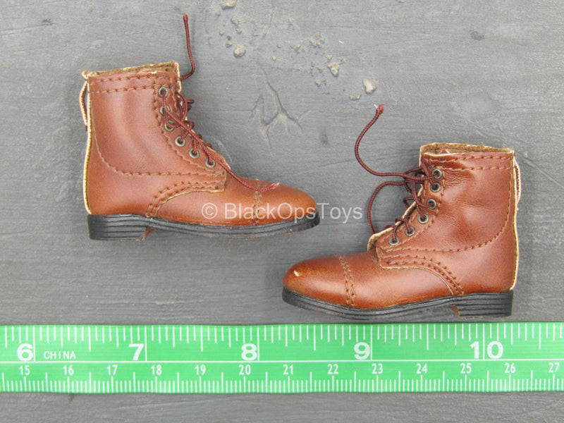 Load image into Gallery viewer, WWII - British Guards Officer - Brown Leather-Like Boots (Foot Type)
