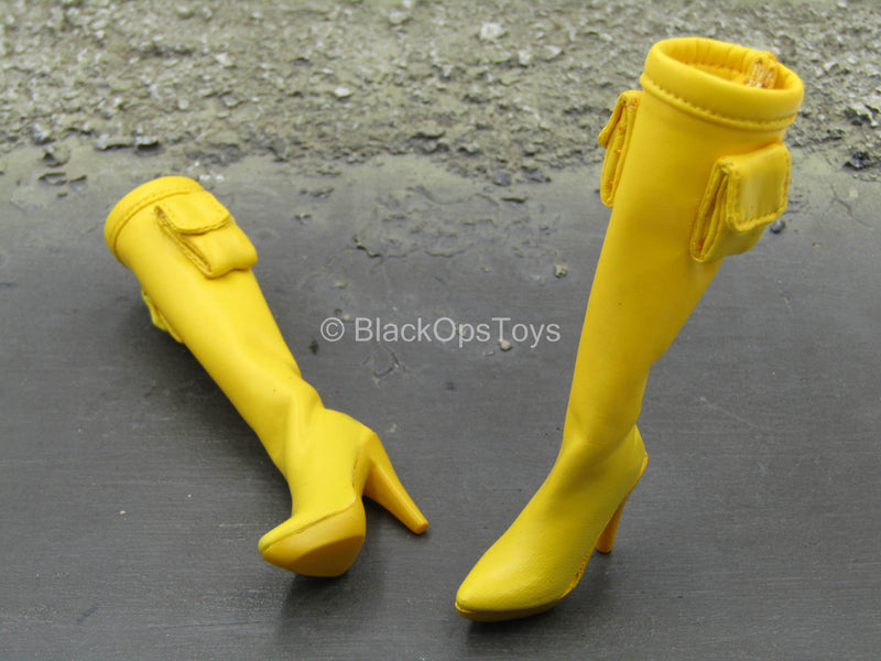 Load image into Gallery viewer, GI Joe Scarlett - Yellow Female Boots (Peg Type)

