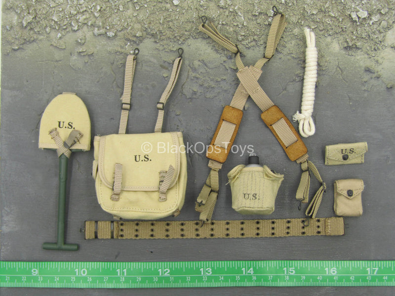 Load image into Gallery viewer, WWII - 101st Airborne Division - Harness Equipment Set

