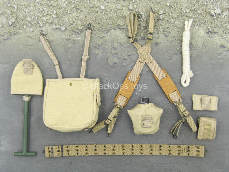 Load image into Gallery viewer, WWII - 101st Airborne Division - Harness Equipment Set
