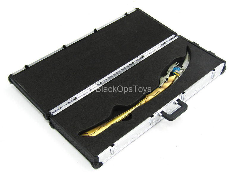Load image into Gallery viewer, Avengers Endgame - 2012 Cap - Briefcase w/Loki&#39;s Scepter
