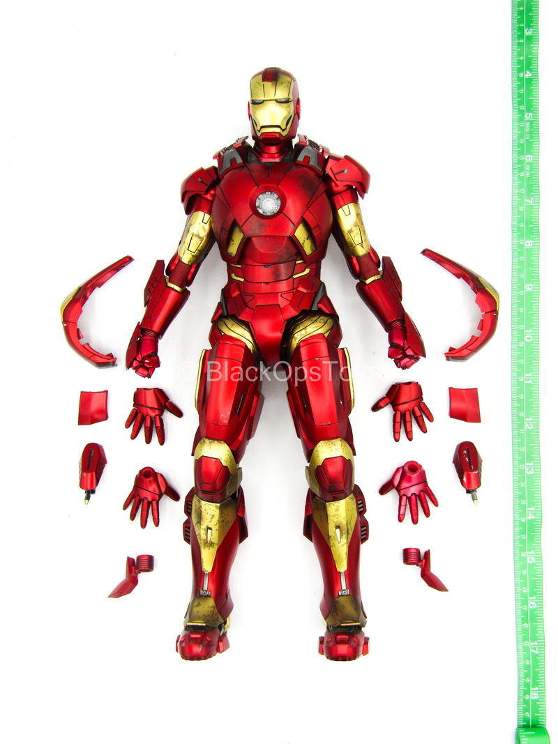 Load image into Gallery viewer, Iron Man 3 - Pepper Pots - Mark IX Suit w/Pose-able Hands
