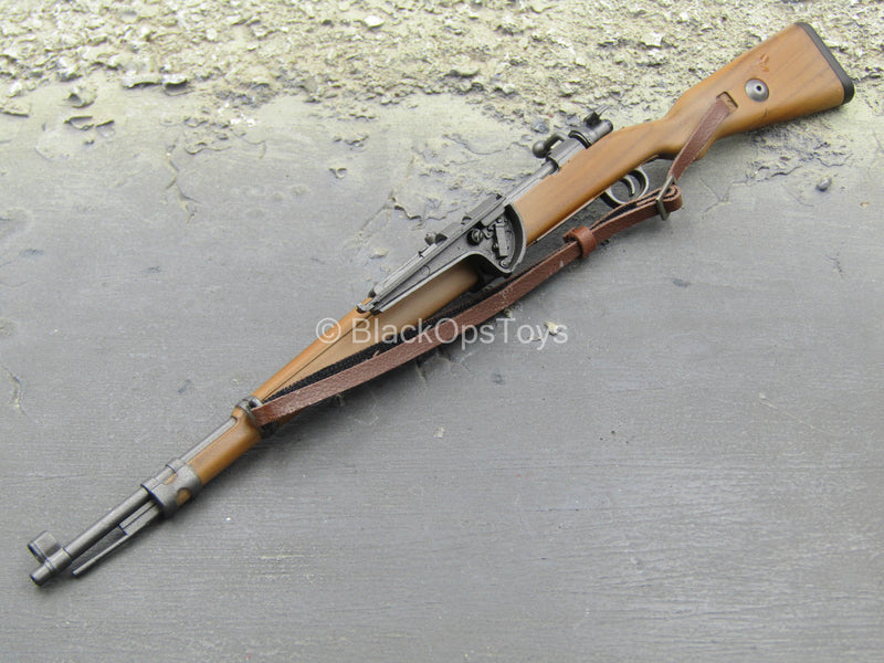 Load image into Gallery viewer, WWII Set - Kar98k Rifle Type 4 w/Leather-Like Sling

