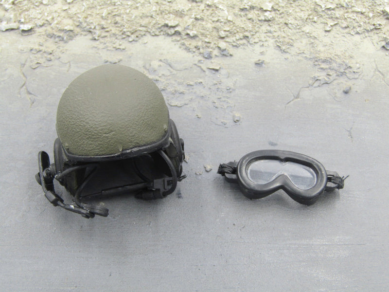 Load image into Gallery viewer, U.S. Armor Crew Member Tanker Helmet &amp; Goggles
