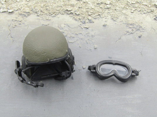 U.S. Armor Crew Member Tanker Helmet & Goggles