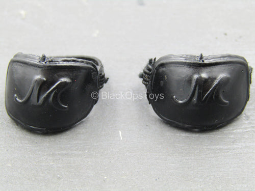 Female Outfit - Black Knee Pads