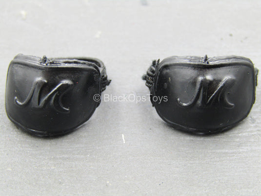 Female Outfit - Black Knee Pads