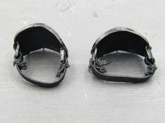 Female Outfit - Black Knee Pads