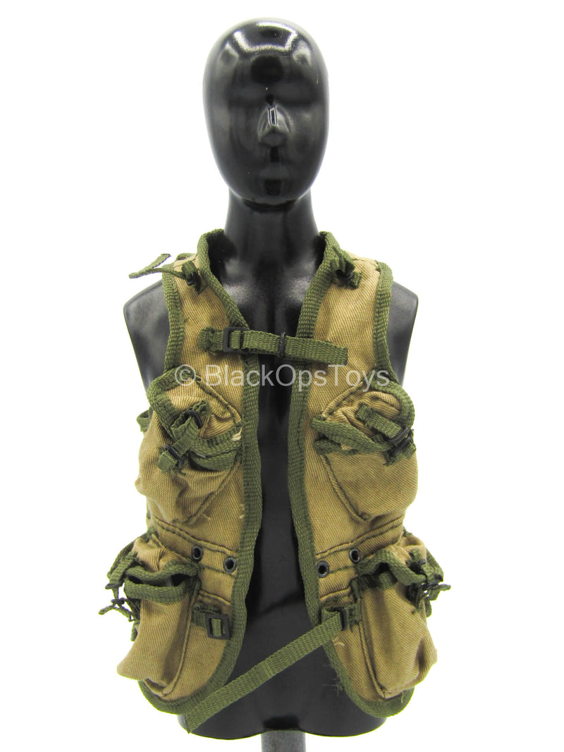 Load image into Gallery viewer, WWII - U.S. Army Rangers - Brown Combat Vest
