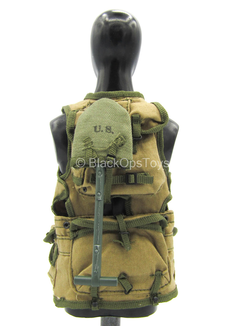 Load image into Gallery viewer, WWII - U.S. Army Rangers - Brown Combat Vest
