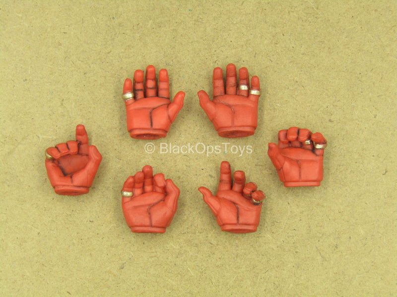 Load image into Gallery viewer, 1/12 - The King Pelvis - Gloved Hand Set w/Rings
