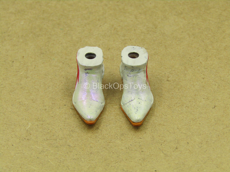 Load image into Gallery viewer, 1/12 - The King Pelvis - Weathered White Shoes (Peg Type)
