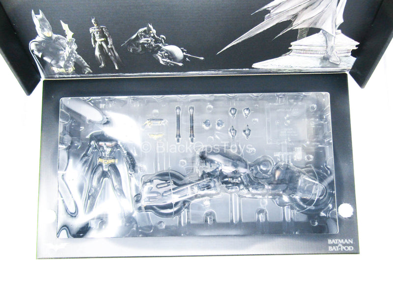 Load image into Gallery viewer, 1/10 scale - Dark Knight - Batman &amp; Bat-Pod - MINT IN BOX
