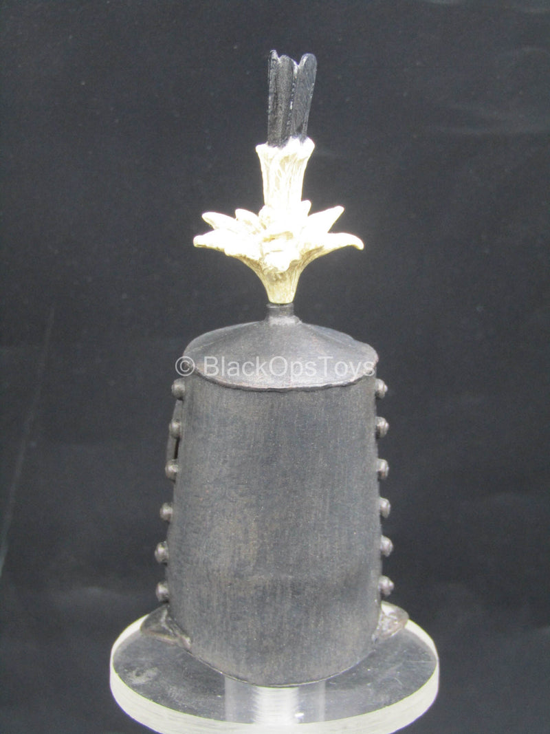 Load image into Gallery viewer, Monty Python - Sir Bedevere - Male Helmeted Head Sculpt
