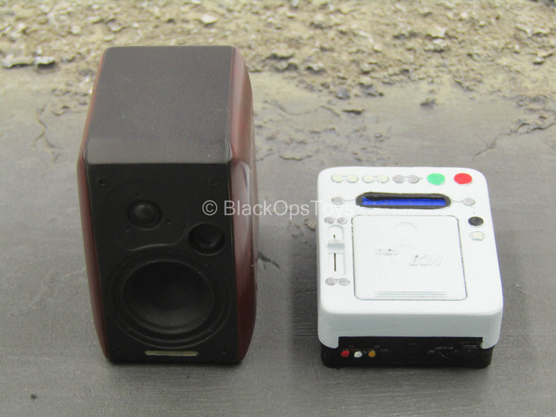 Load image into Gallery viewer, CD Player w/Speaker
