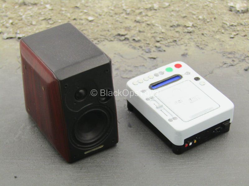 Load image into Gallery viewer, CD Player w/Speaker
