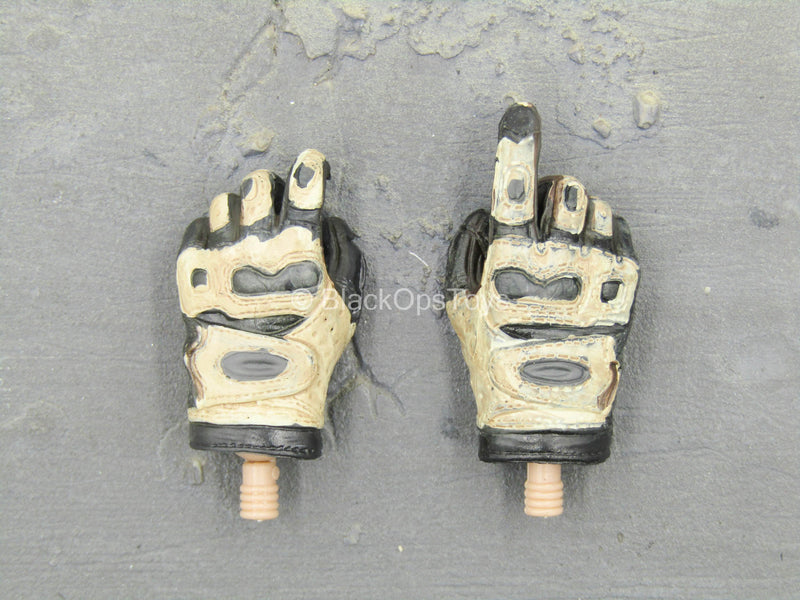 Load image into Gallery viewer, Polar Mountain Striker - Black &amp; Tan Gloved Hand Set
