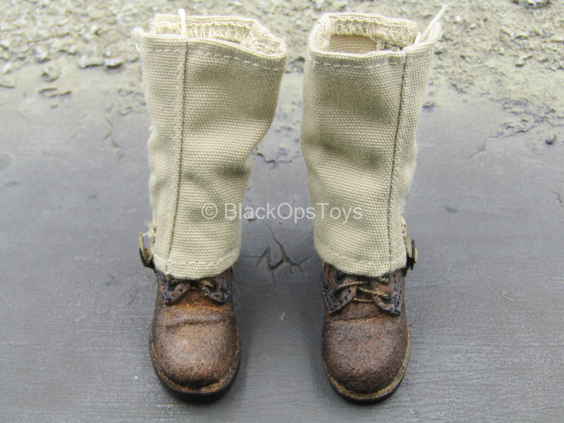 Load image into Gallery viewer, WWII - Brown Boots w/Gaiters (Foot Type)
