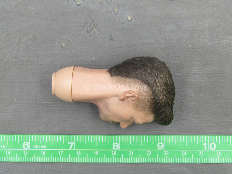 Load image into Gallery viewer, Endgame - Hawkeye - Male Head Sculpt w/Jeremy Renner Likeness
