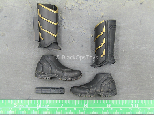 Endgame - Hawkeye - Black & Gold Like Boots w/Dagger (Peg Type)